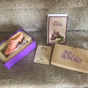 Just The Right Shoe What-Not Decor Collectibles